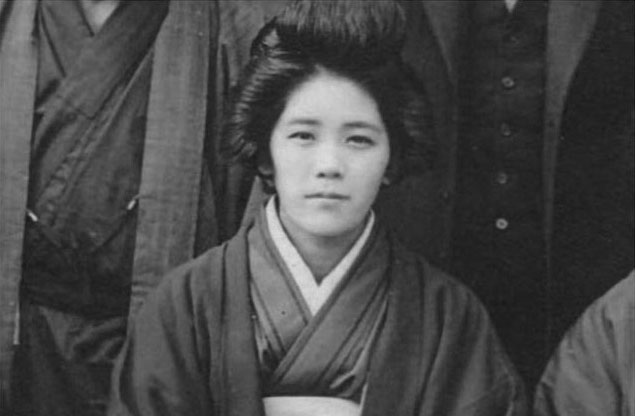 Kane Tanaka in 1923. Ze was toen 20.