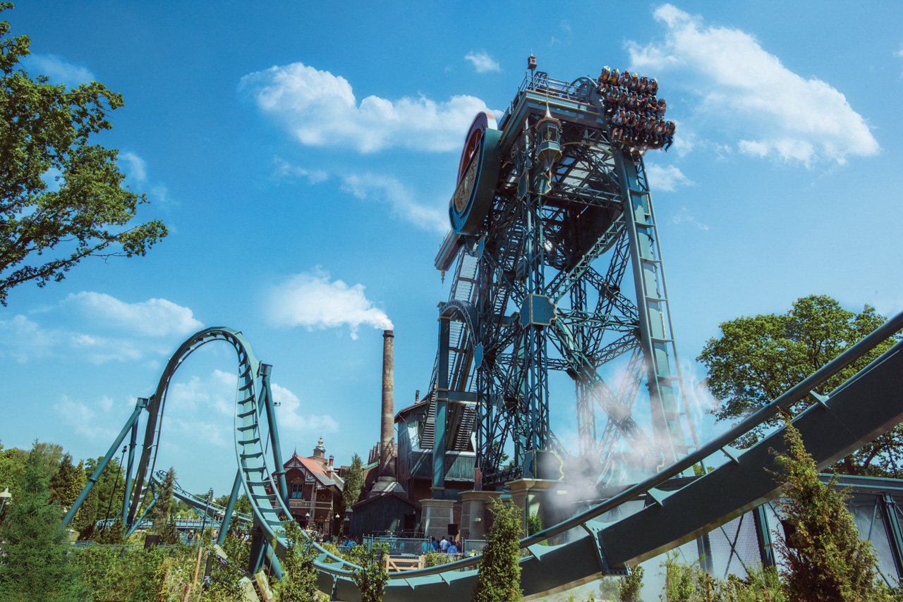 Baron 1898 is een stalen vloerloze duikachtbaan in het Nederlandse attractiepark de Efteling.