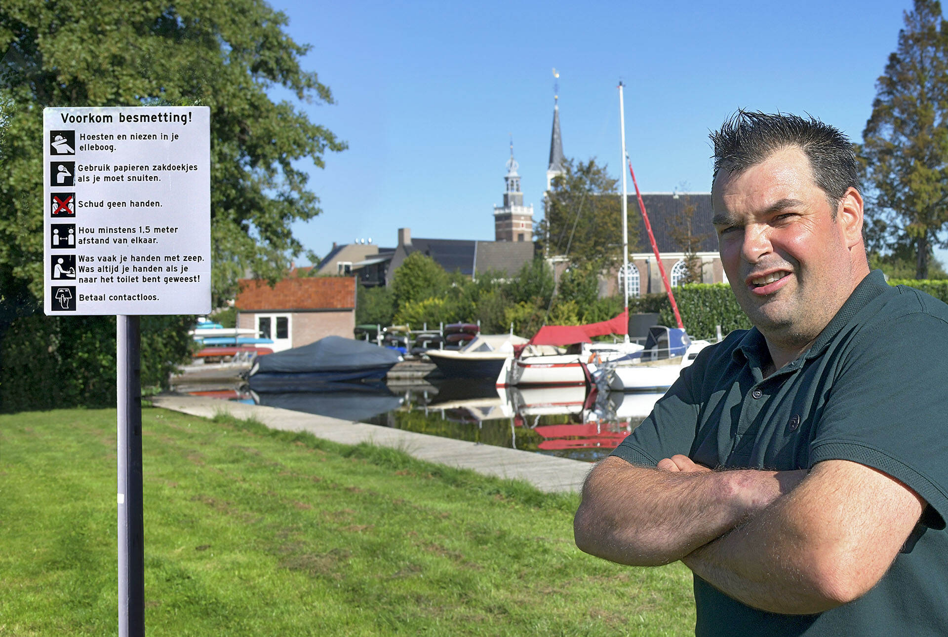 Rudolf Slotboom leest de informatie op Steffie.nl